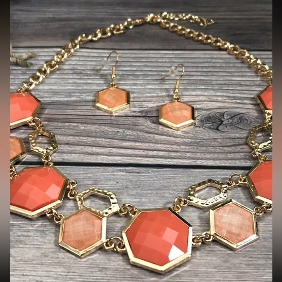 New 14K Gold Tone w Faux Coral Gemstones Statement Necklace & Earrings Set Gift - Picture 12 of 16